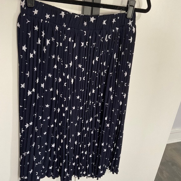 NWOT navy blue pleated midi skirt - Picture 1 of 5